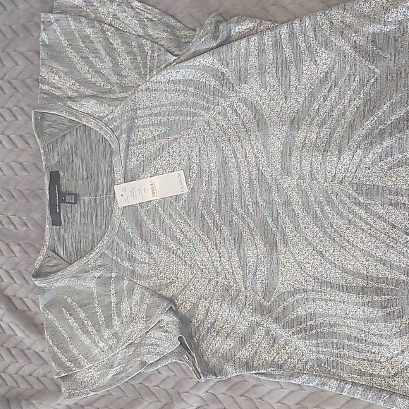 WHBM Ailver Palm Tee - Picture 5 of 6